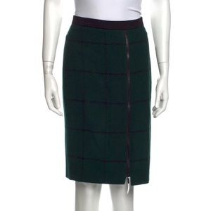 Akris Punto Green and Black Windowpane Skirt. Size 14